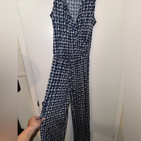 nikki by nikki poulos - Picture 1 of 4